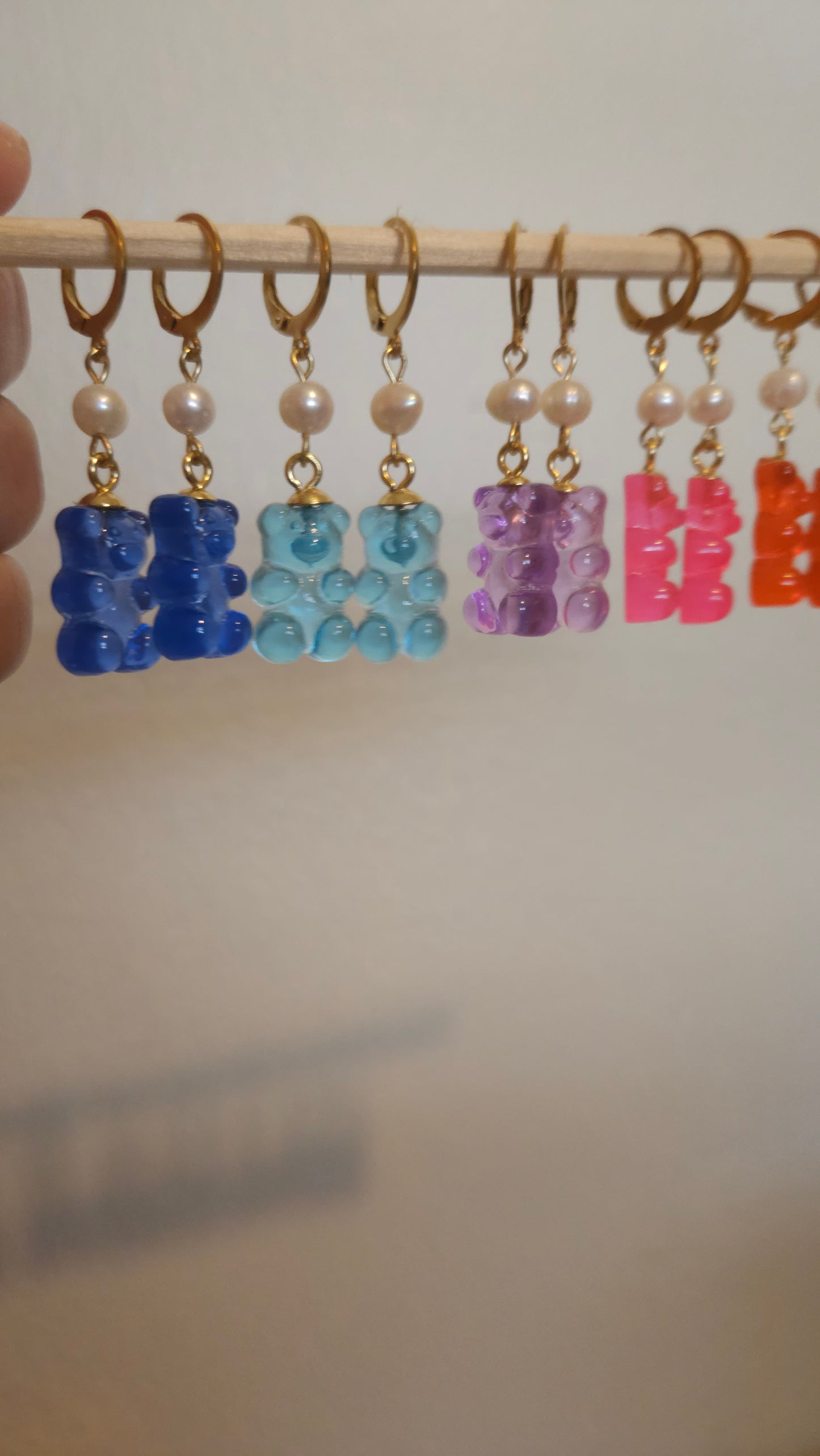 🧸✨ Yummy Gummy Huggie Earrings – Freshwater Pearls & Acrylic Gummy Bears | Handmade Kawaii Statement Hoops