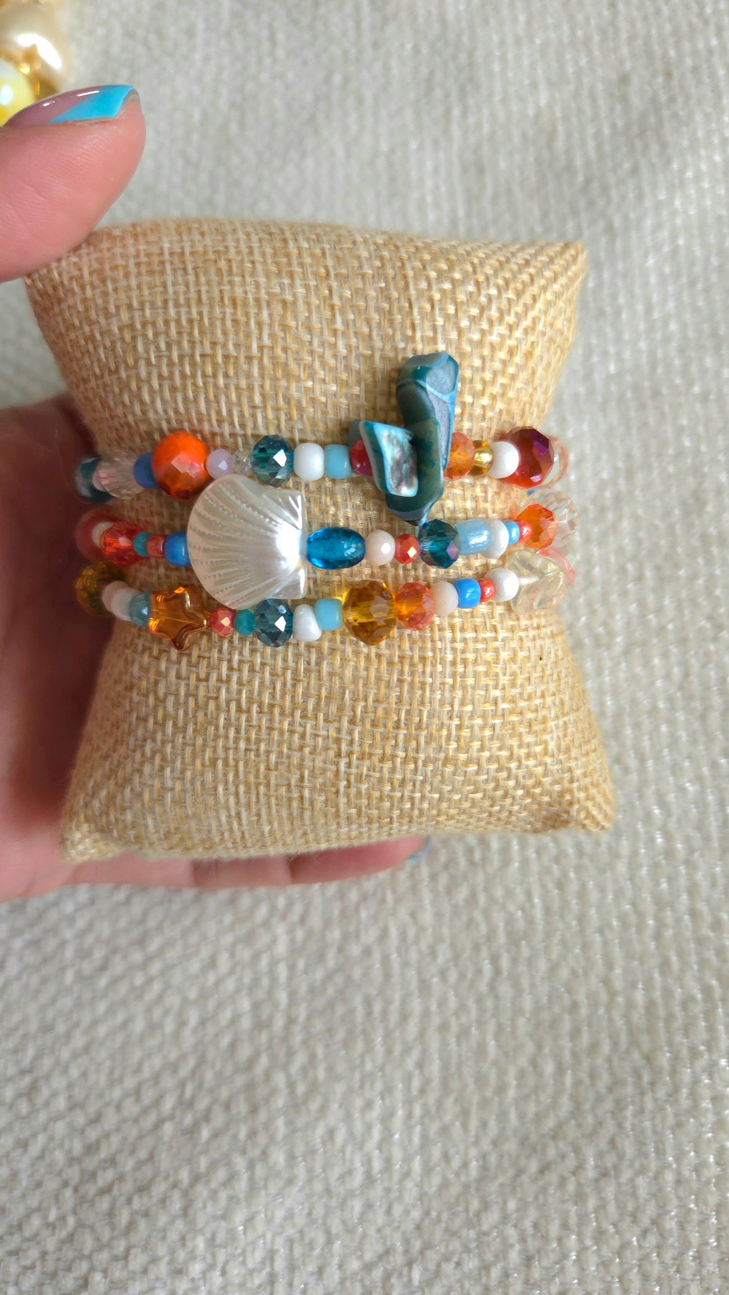 Playita Elastic Bracelet Set — pulseras elásticas hechas a mano, summer vibes, stacking colorful, dopamine dressing, Y2K fashion.