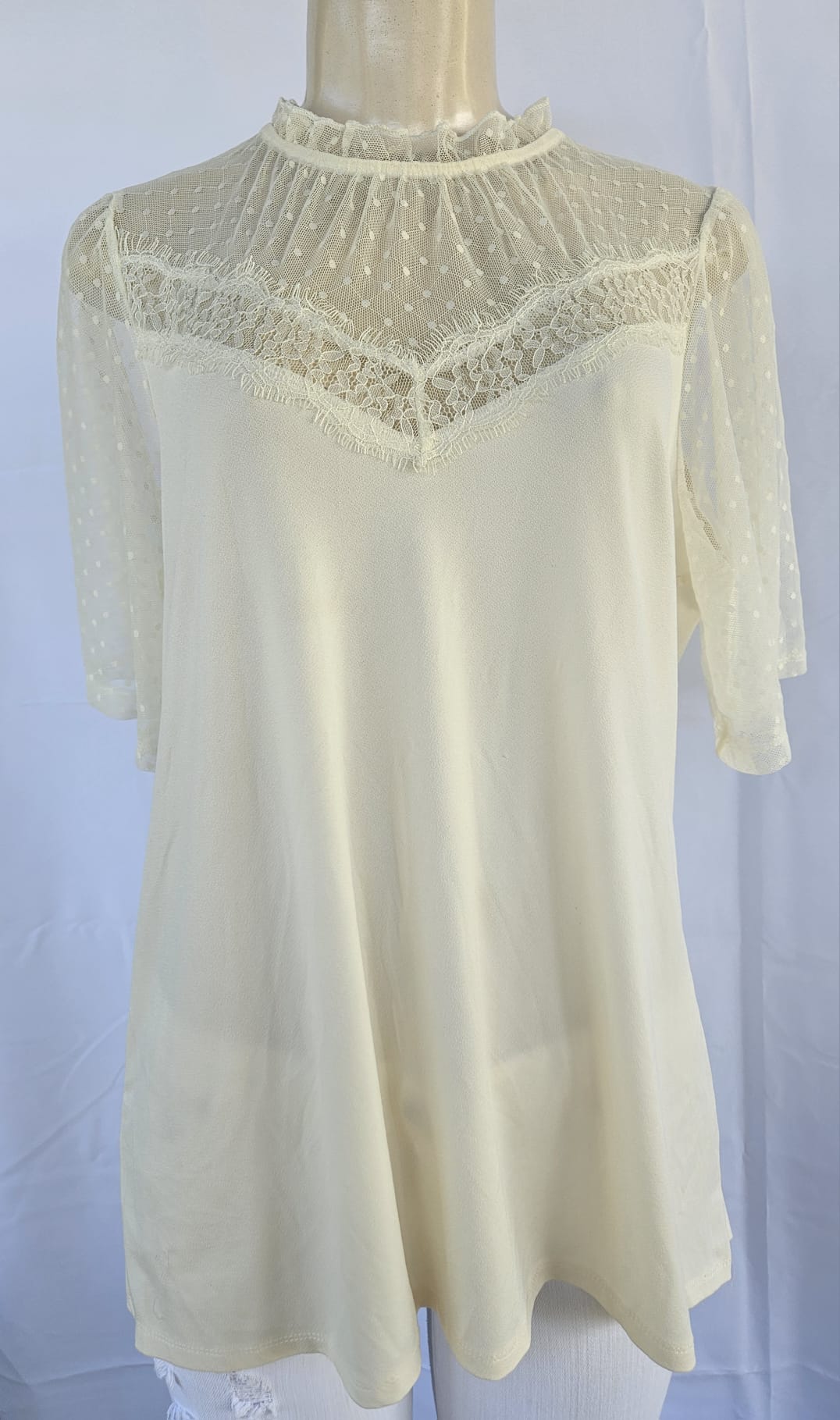 Cure- Large Lace Ruffled Scalloped Neck Blouse