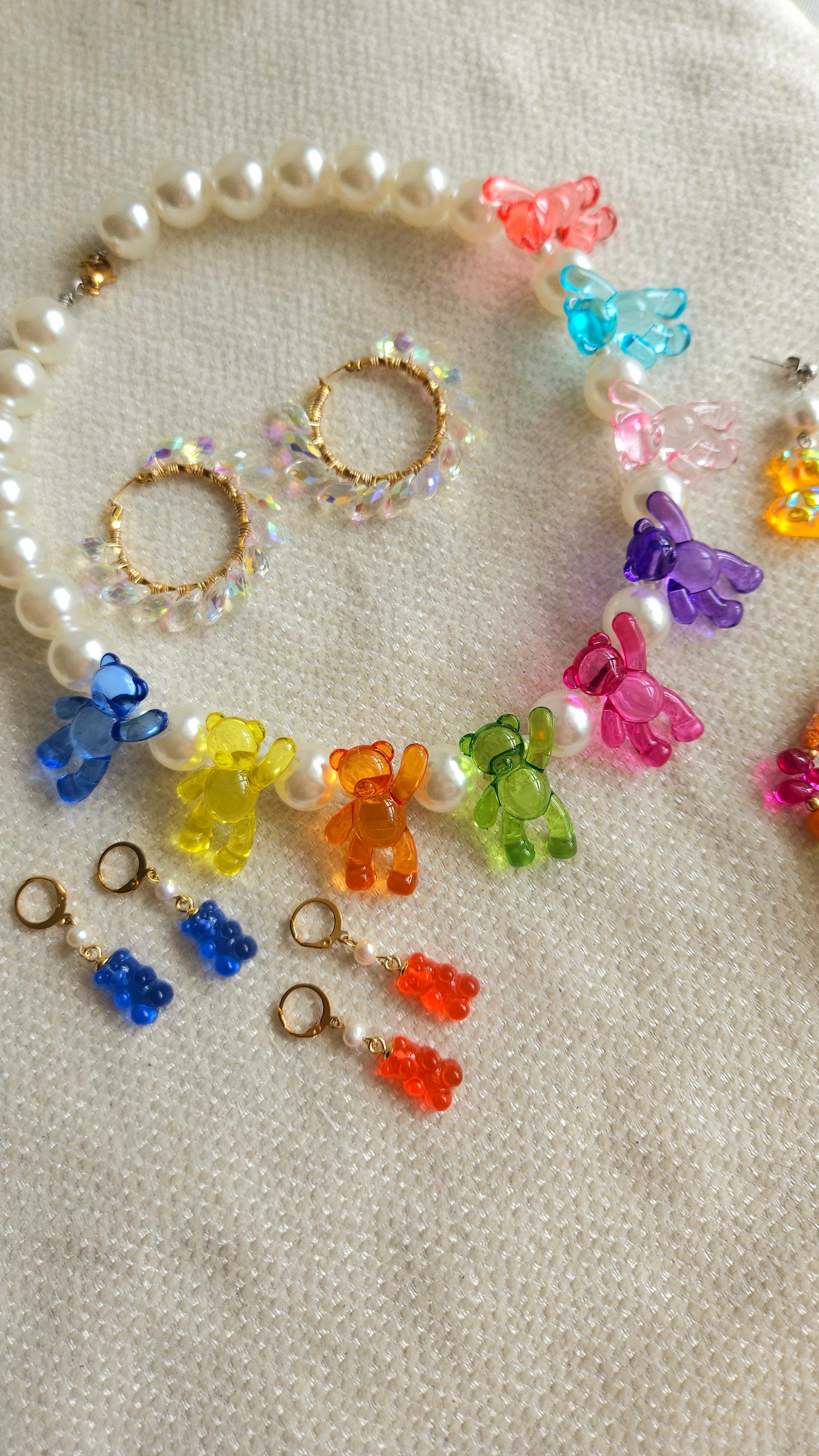 ✨ Crystal Teddies Necklace – Acrylic Pearls & Teddy Bear Charms | Handmade Y2K Statement Jewelry