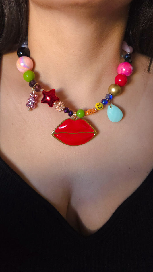 Pucker Up Necklace 💋