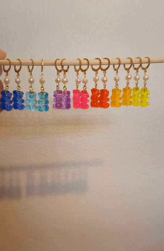 🧸✨ Yummy Gummy Huggie Earrings – Freshwater Pearls & Acrylic Gummy Bears | Handmade Kawaii Statement Hoops