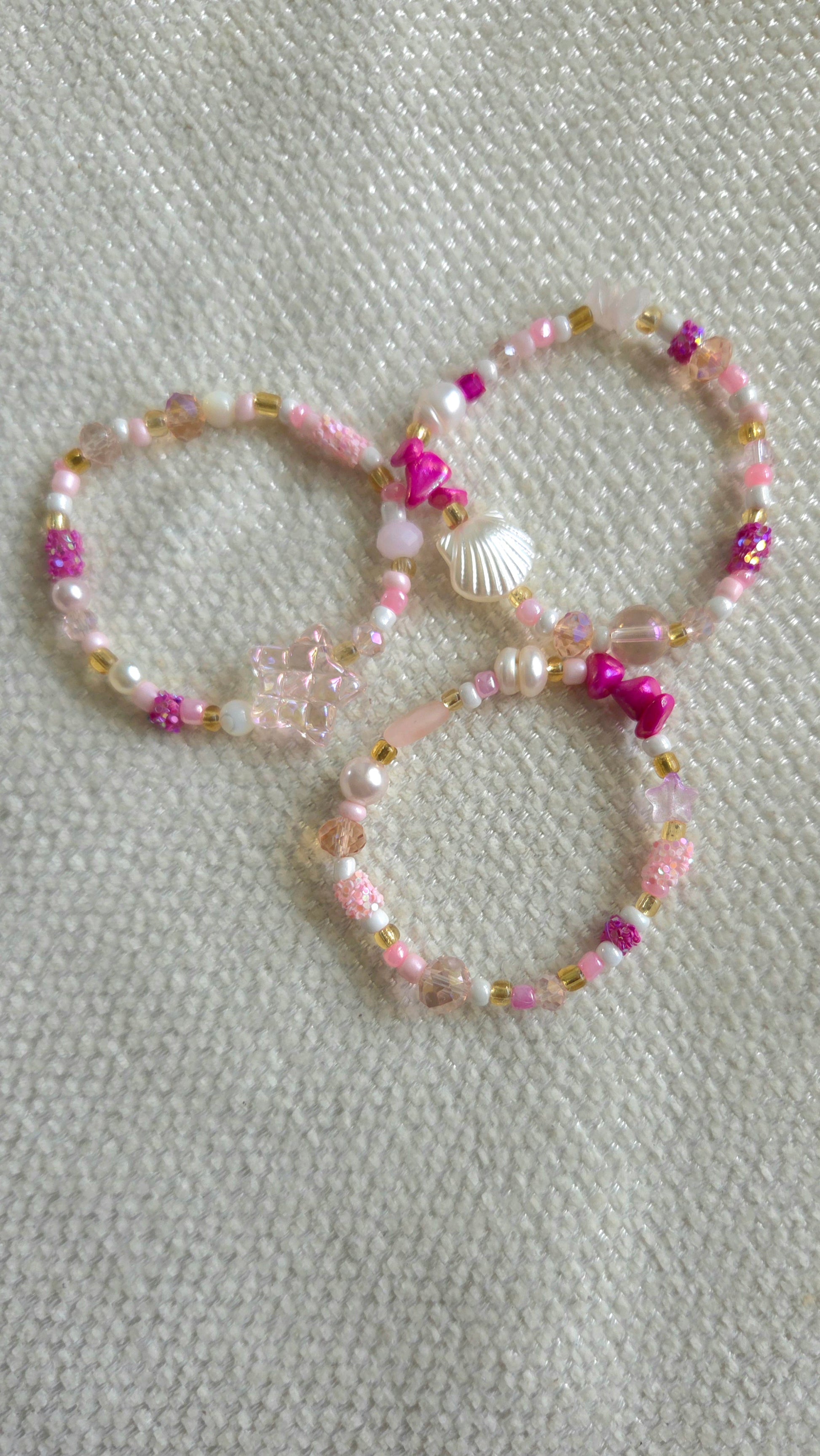 Playita Elastic Bracelet Set — pulseras elásticas hechas a mano, summer vibes, stacking colorful, dopamine dressing, Y2K fashion.