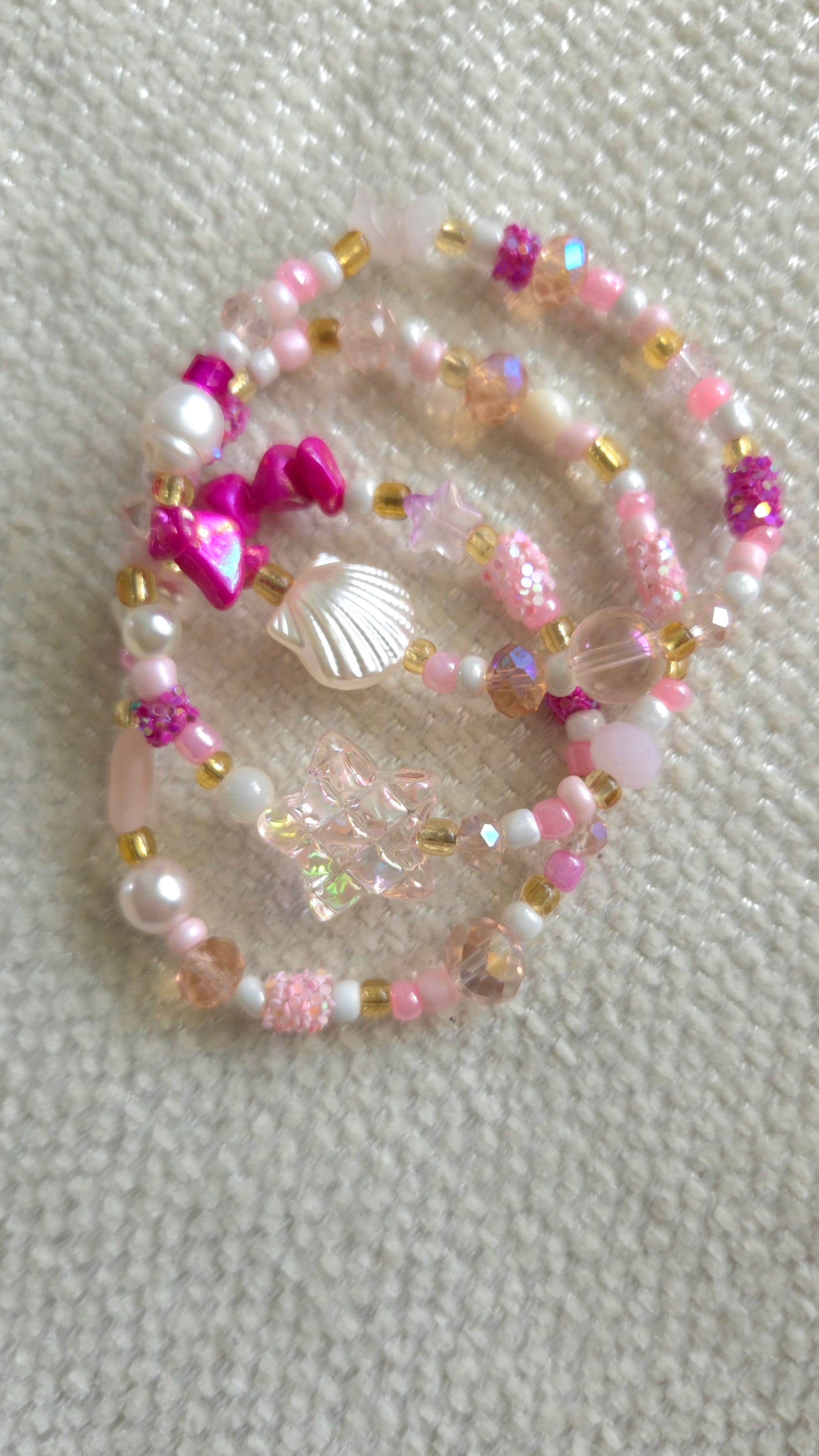 Playita Elastic Bracelet Set — pulseras elásticas hechas a mano, summer vibes, stacking colorful, dopamine dressing, Y2K fashion.