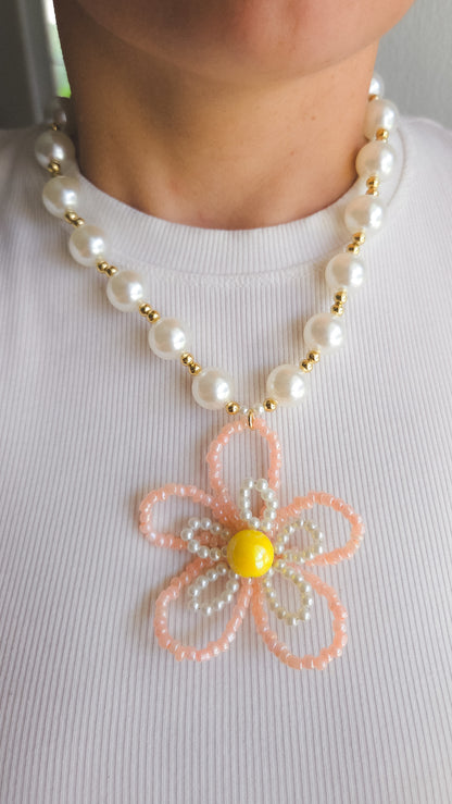 Blush Daisy Pearl Necklace