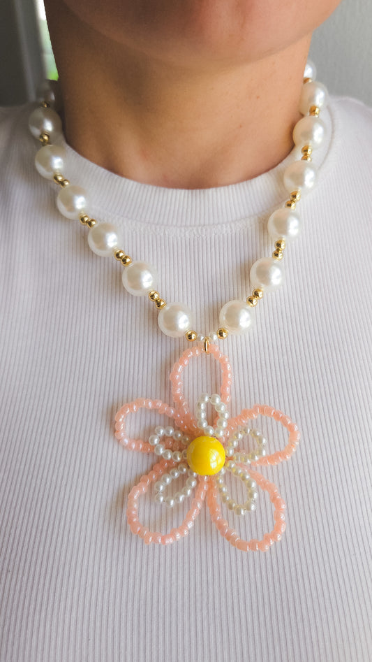 Blush Daisy Pearl Necklace