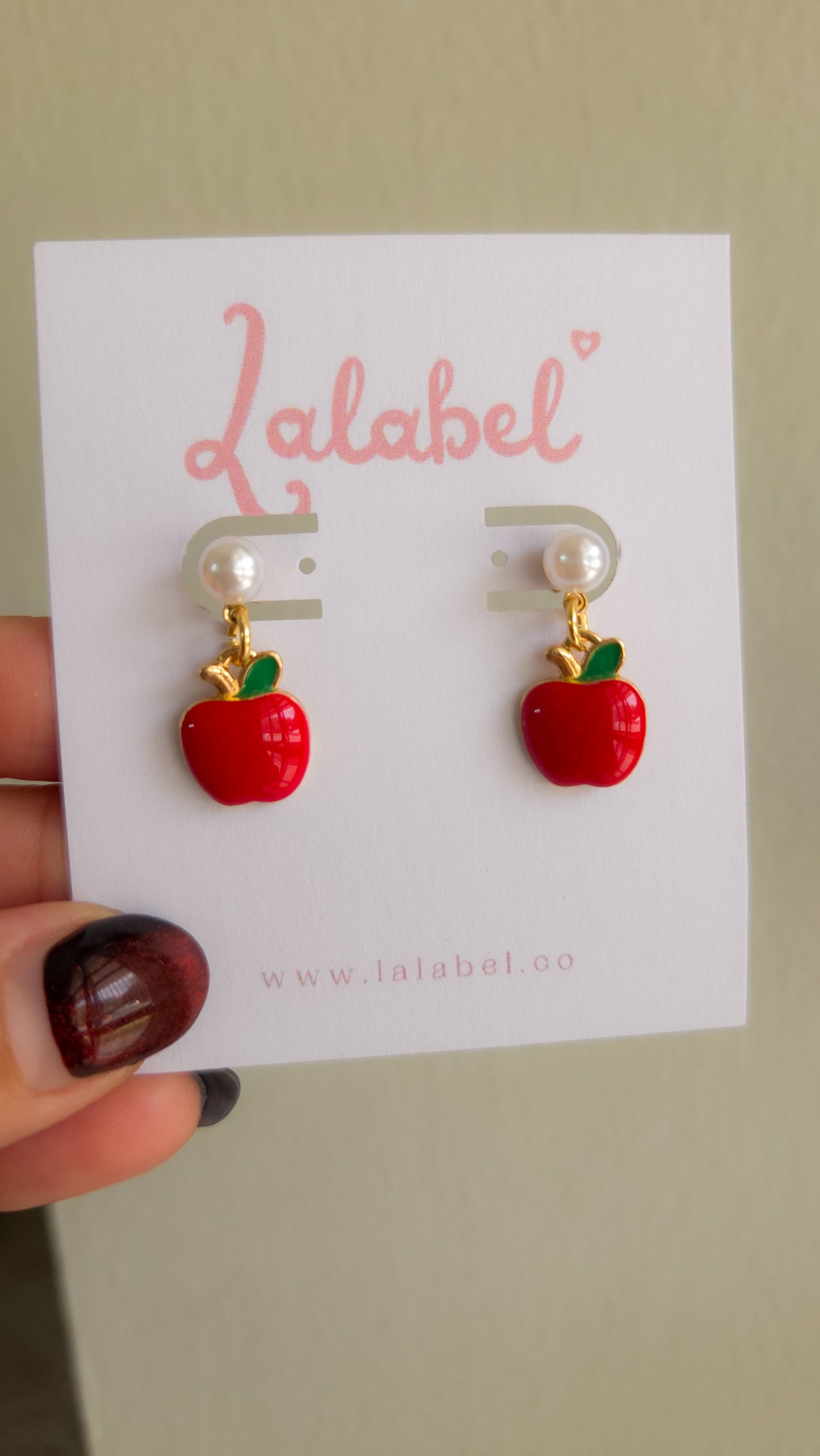🍎 Poison Apple Earrings
| Snow White Jewelry