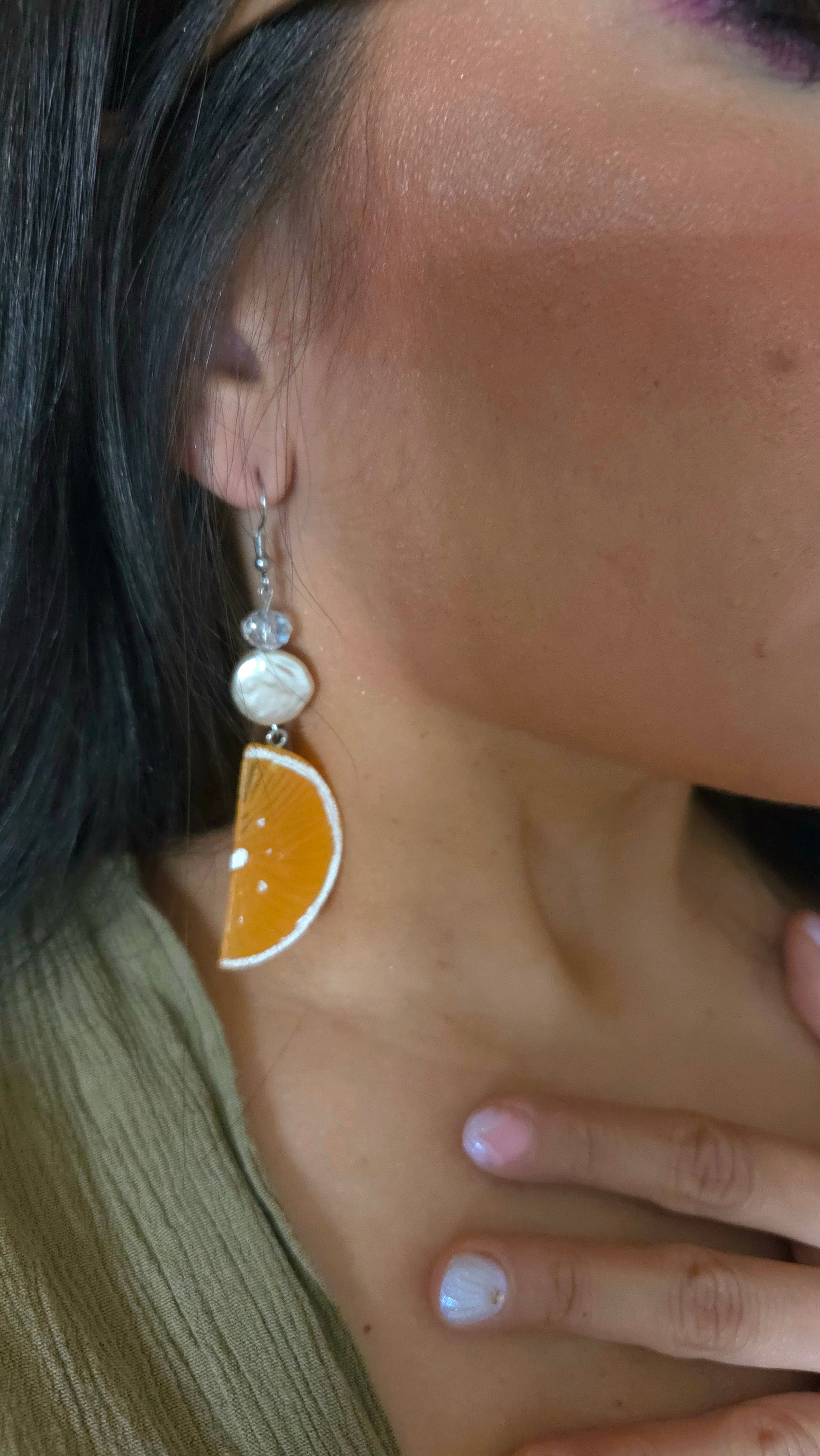 Orange slice earrings

Dangling statement earrings

Citrus jewelry

Acrylic earrings

Murano crystal

Stainless steel hooks

Y2K fashion

Handmade dopamine jewelry

Colorful statement earrings

Summer vibes accessories